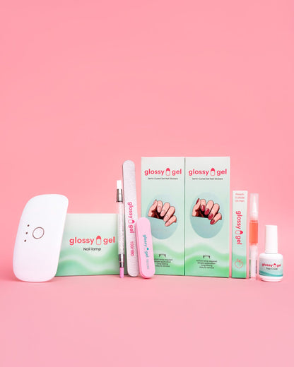 Glossy Gel Starter Kit PLUS - Naglalampi, Glossy Gel Límmiðar, Top Coat, Olíupenni, Naglaþjöl, Buffer og Scrub & Press